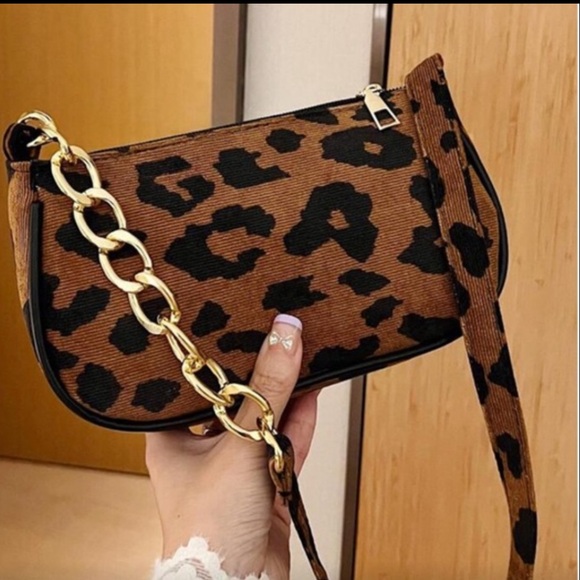 Hobo Bag Leopard Print Purse With Gold Chain Strap NEW H4.7"× L 8.7"x W 2.4 - Picture 8 of 12